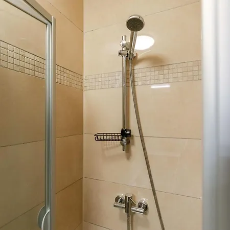 Huswell - Cozy On Walking Distance From The Apartman